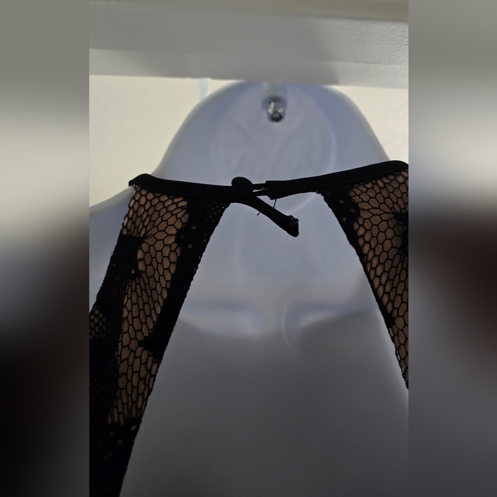 Morgan & Co. Elegant Black Lace Halter Dress - Picture 4 of 9